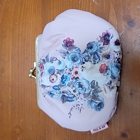 PAUL & JOE KITTEN POUCH GRANNYCORE POLYESTER METAL COIN WALLET IN PINK FLOWERS - Picture 1 of 5